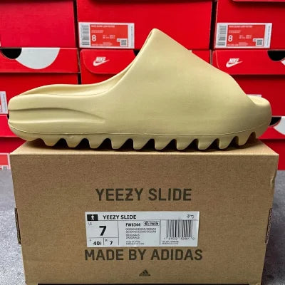Yeezy Slide +10